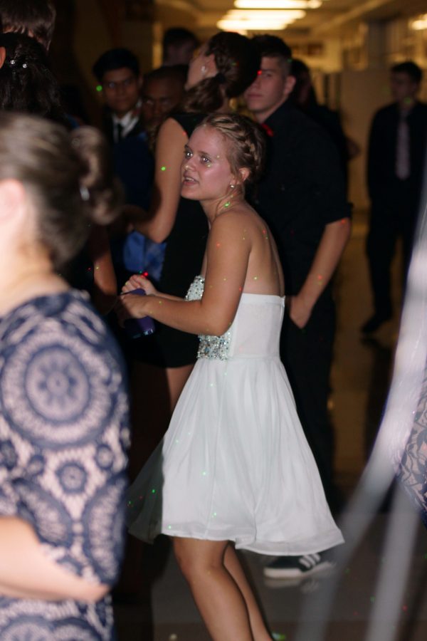 2016-homecoming-dance-kcpipernews